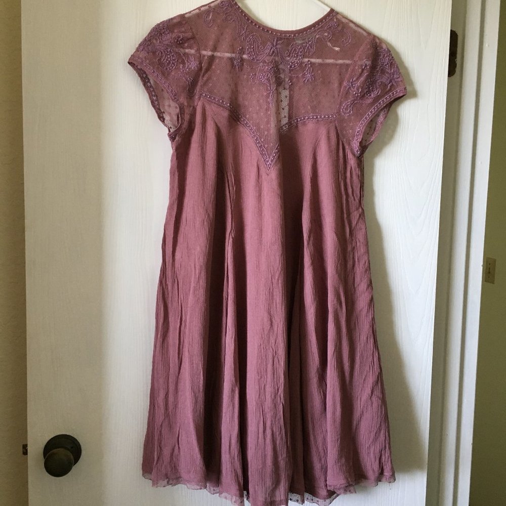 Urban Outfitters Kimchi Blue blush shift cotton blend dress. Size S.